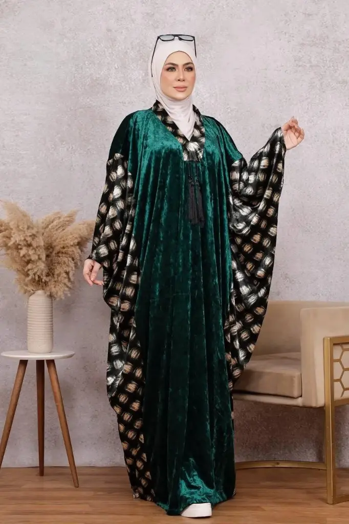 [06] عباية قطيفة أناقة الشتاء 2026 (زيتي غامق 🌿)